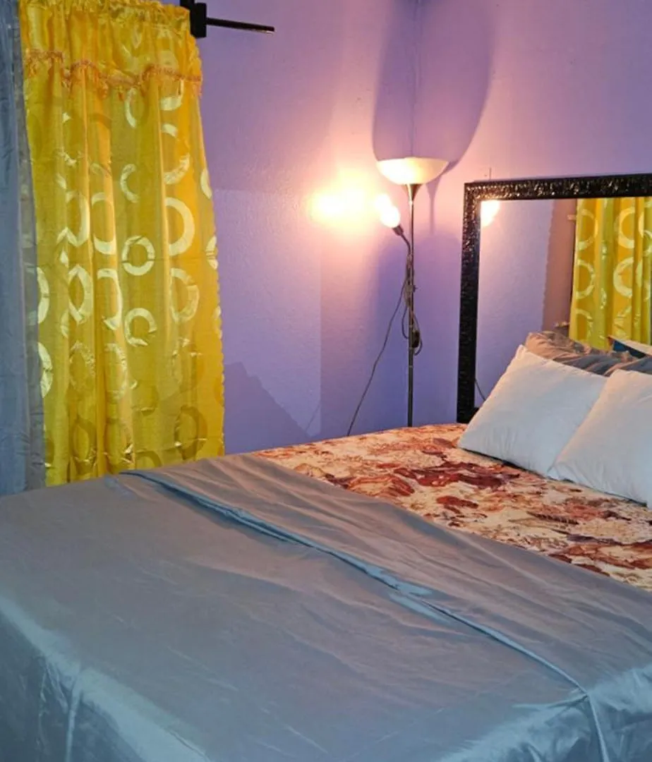 Spanish TownLivi'S Hide-Away!公寓 0*, Spanish Town 牙买加